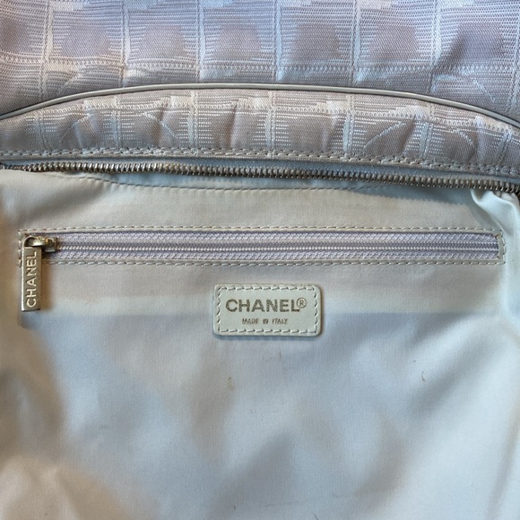 Pink Champagne Genuine Chanel Travel Ligne handbag - Picture 7 of 11